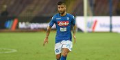 Ngakak! Insiden 'Jersey yang Tertukar' di Laga Napoli Ngakak! Insiden 'Jersey yang Tertukar' di Laga Napoli