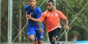 Arema FC Batal Pinang Duo Penyerang Papua