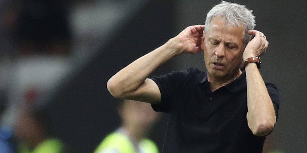 Lucien Favre (c) AFP
