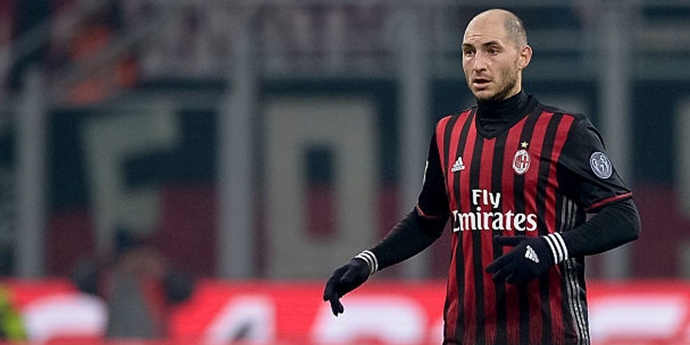 Eks Bek Milan Resmi Gabung Klub Tiongkok