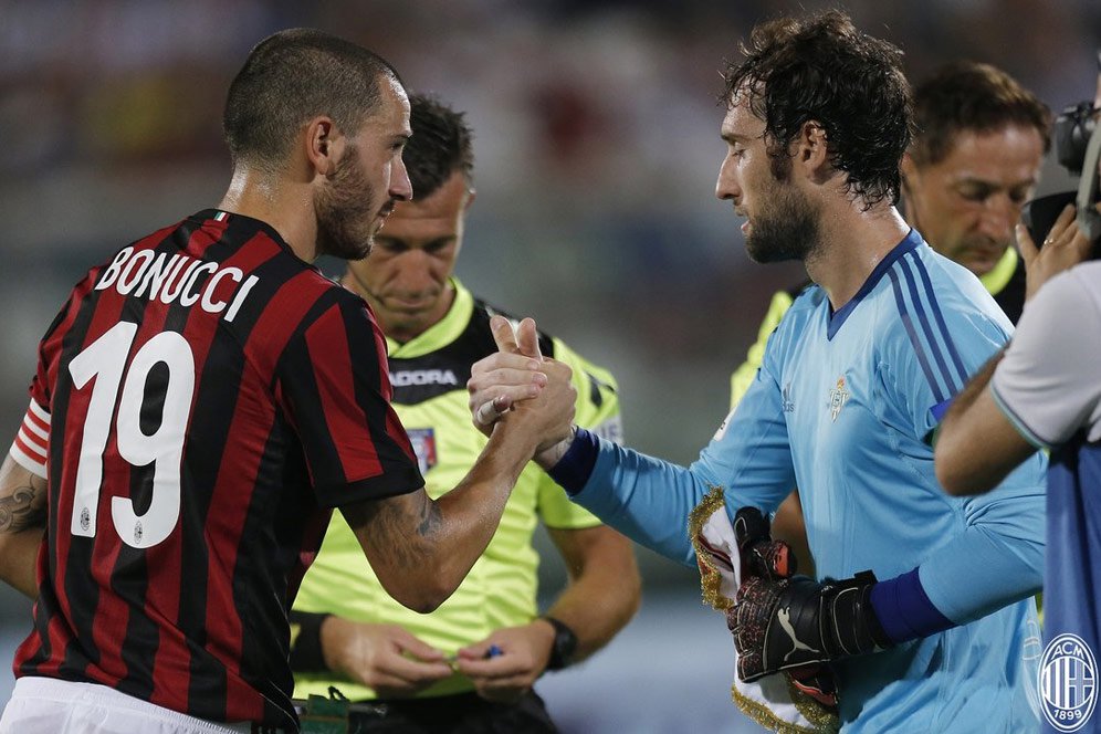 Galeri: Bonucci Dengan Ban Kapten Rossoneri Galeri: Bonucci Dengan Ban Kapten Rossoneri