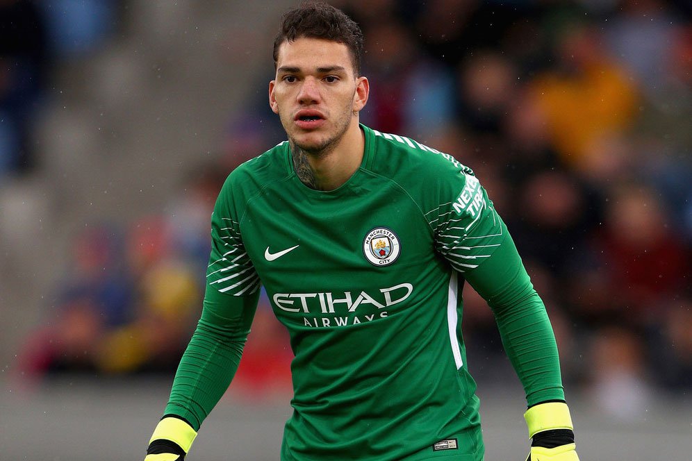 Julio Cesar: Ederson Bisa Jadi Kiper Terbaik Dunia Bersama City