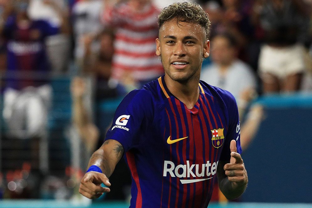 Ayah Neymar Bungkam Soal Mega Transfer Anaknya