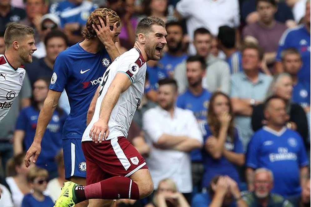 Sam Vokes Usai Pecundangi Chelsea: Kemenangan Masif!