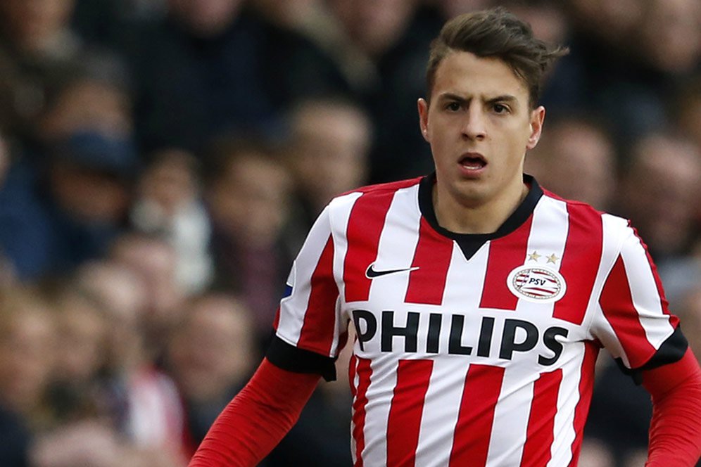 Chelsea Masukkan Santiago Arias sebagai Daftar Beli