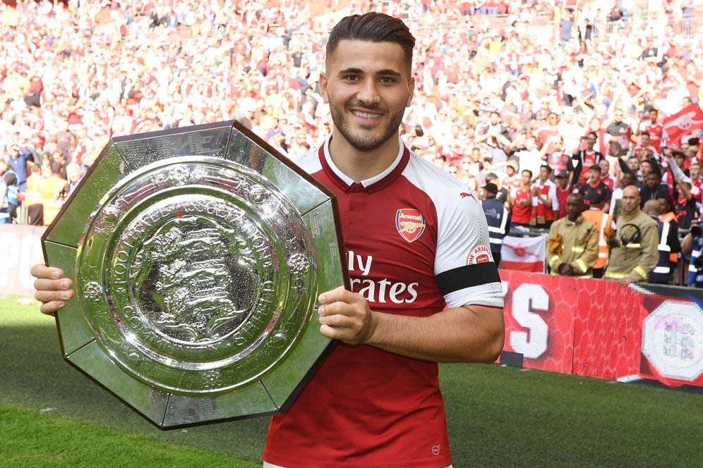 Kolasinac Lempar Pujian Pada Suporter Arsenal