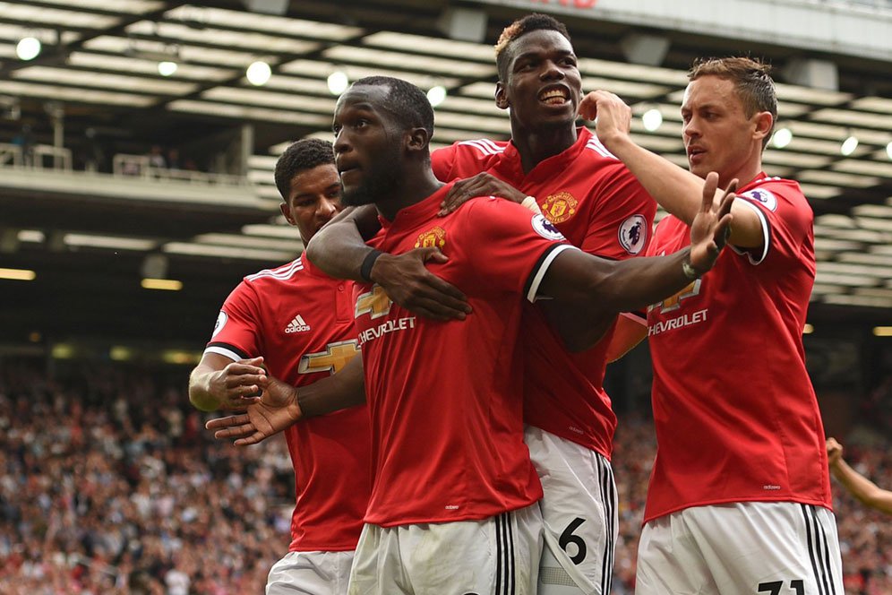 Crerand Puji Kesolidan Manchester United