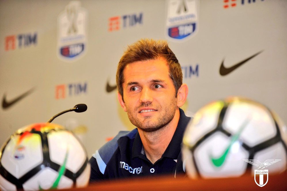 Lulic: Lazio Tak Boleh Takut Hadapi Juventus Lulic: Lazio Tak Boleh Takut Hadapi Juventus