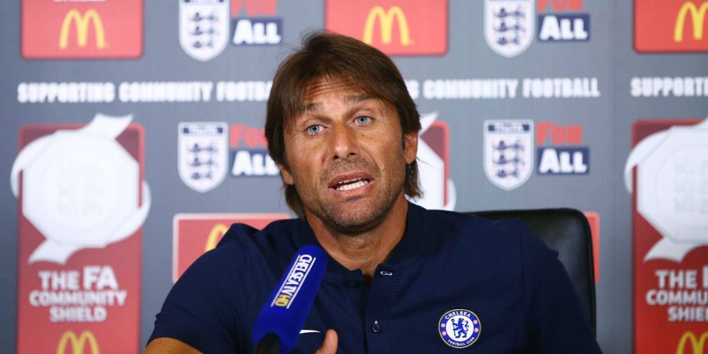 Conte Tertawakan Tudingan Kriminal Costa