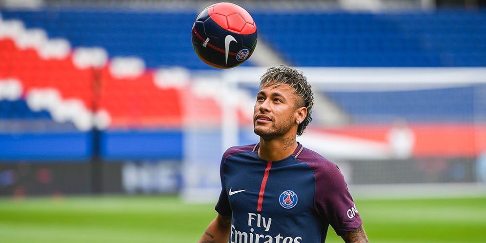 Raiola Tak Anggap Transfer Neymar ke PSG Spesial