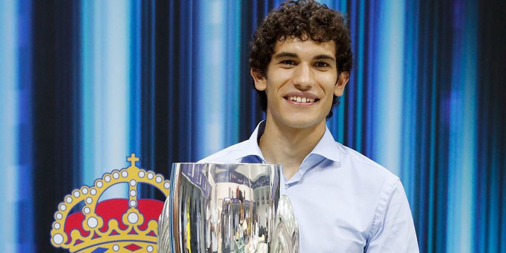 Jelang El Clasico, Madrid Kehilangan Jesus Vallejo
