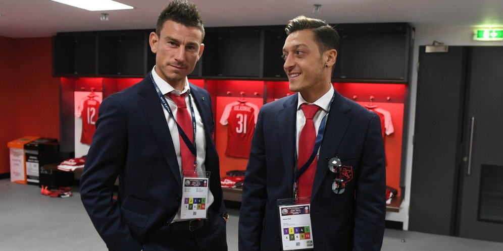 Ozil dan Koscielny tidak ikut berlaga lawan Arsenal.