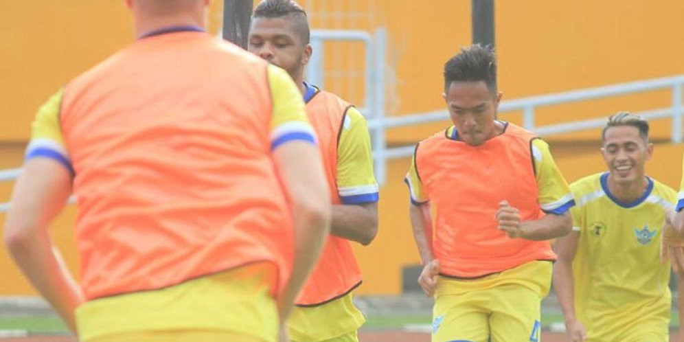 Bek Persegres Terpukau Kemegahan Stadion Batakan