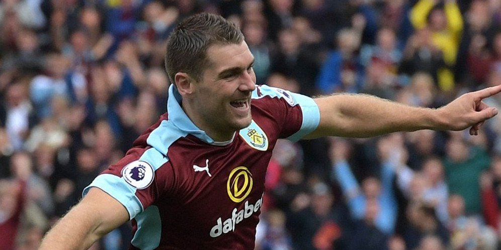Striker Burnley Siap Beri Pelajaran ke Chelsea