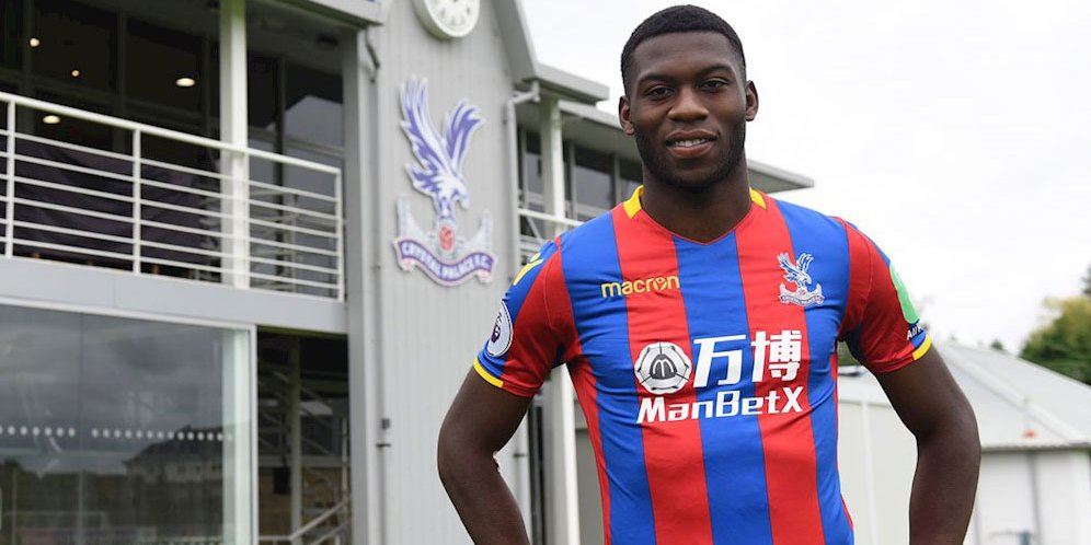 Fosu-Mensah Jadi Pemain Penting di Crystal Palace