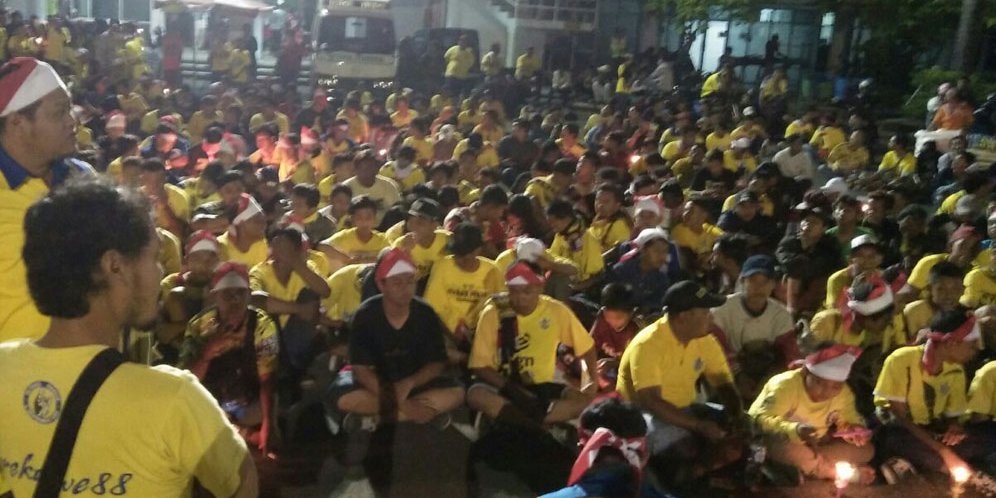 Persegres Adem Ayem, Ultrasmania Buka Suara
