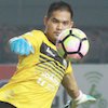 Ada Kasih Besar Seorang Ibu Dibalik Perjalanan Karir Kiper Timnas Ini