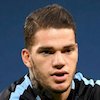 Ederson Bantah Ada Masalah dengan Bravo di City