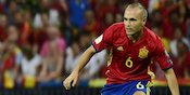 Standing Ovation Untuk Iniesta di Bernabeu