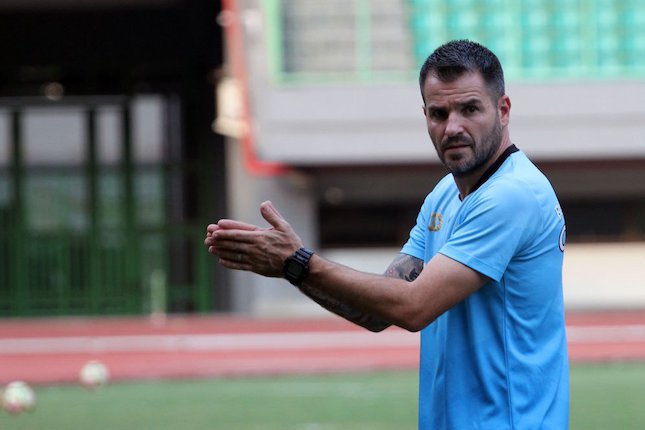 Simon Mcmenemy (c) Fitri Apriani