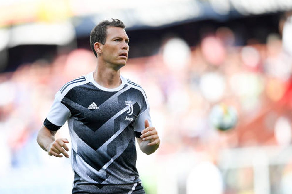 Stephan Lichtsteiner Kembali ke Lazio?