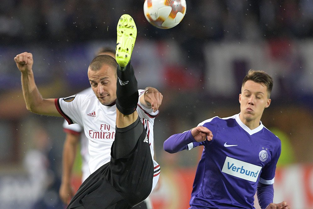 3-5-2 Milan Bikin Antonelli Jatuh Hati 3-5-2 Milan Bikin Antonelli Jatuh Hati