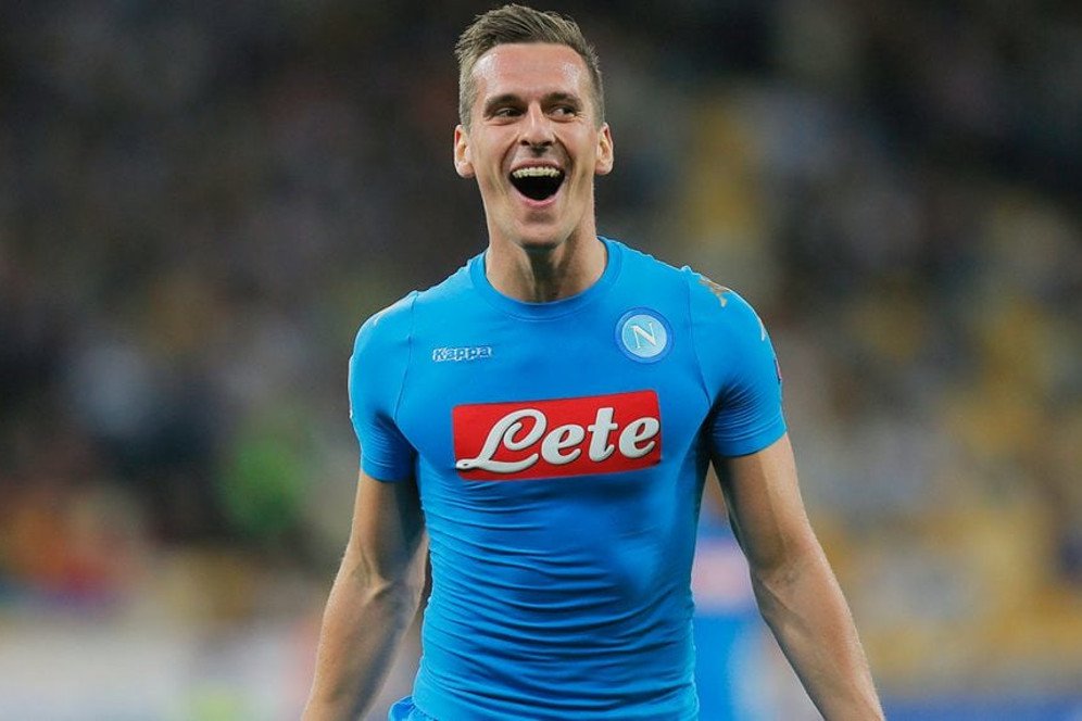 Cedera Parah, Striker Napoli Akan Absen Empat Bulan