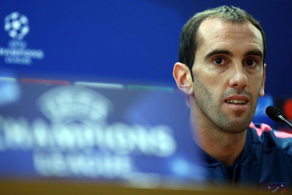 Liverpool Diminta Beli Godin Ketimbang Vida