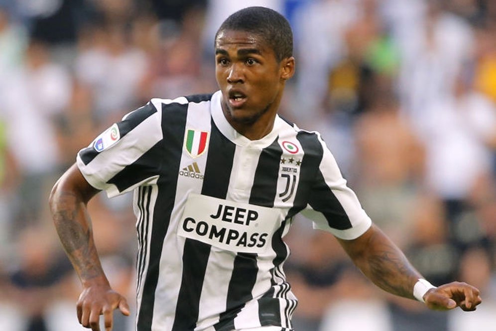 Juventus Akan Permanenkan Douglas Costa