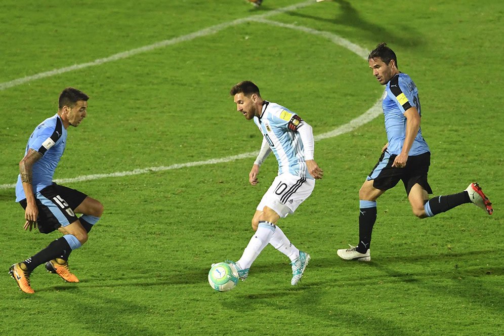 Highlights Kualifikasi Piala Dunia 2018: Uruguay 0-0 Argentina