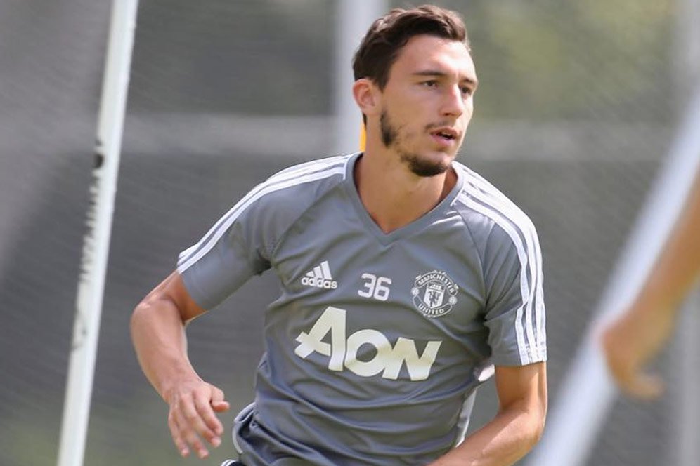 Matteo Darmian Sabar Tunggu Kesempatan di MU