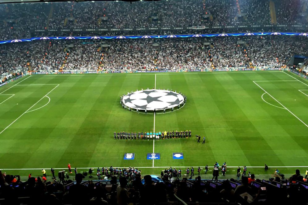 Video: Bukti Berisiknya Fans Besiktas di Vodafone Park