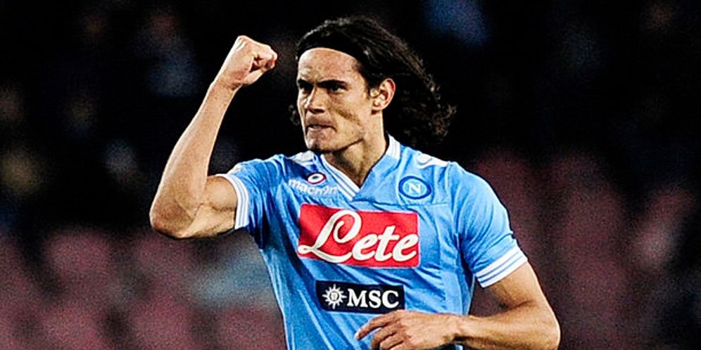 Tunggu Cavani di Bandara, Fans Napoli Cuma Dapat Harapan Kosong