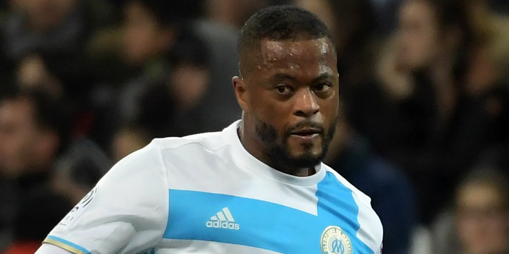 Video: Sambil Dorong Jip, Evra Ucapkan Ikrar Untuk Bangkit