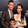 Wow! Ronaldo Lamar Sang Pacar Dengan Cincin Berlian 11 Milyar Rupiah?