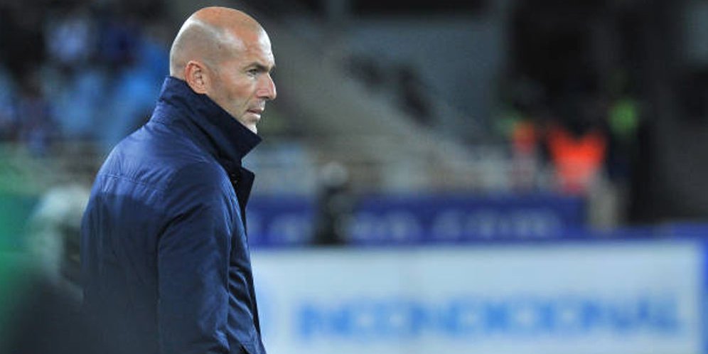 Buat Keputusan Kontroversial, Zidane Dihujat Fans Real Madrid