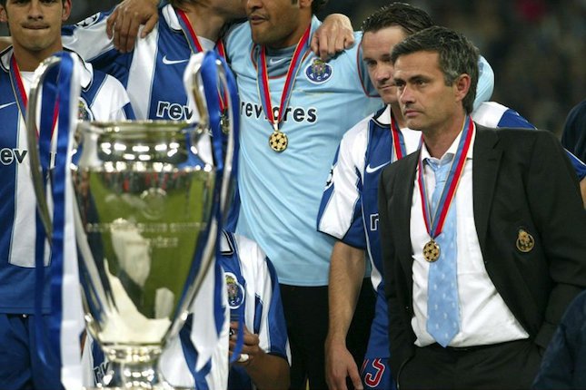 Juara Liga Champions di Porto (2003/04) Juara Liga Champions di Porto (2003/04)