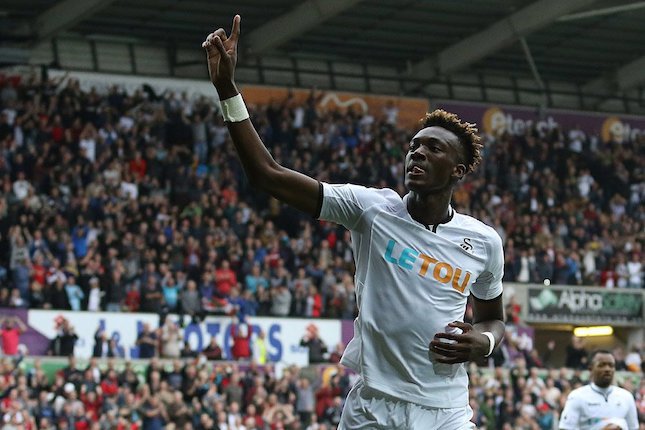 Cari Striker yang Bisa Diandalkan