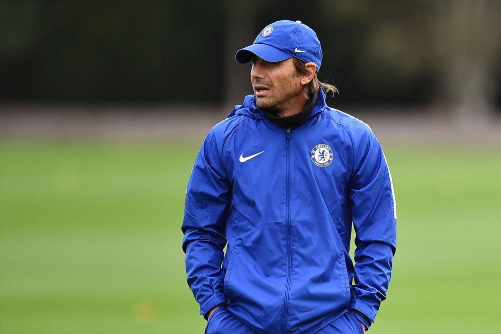 Hasselbaink: Rumor Pemecatan Conte itu Konyol!