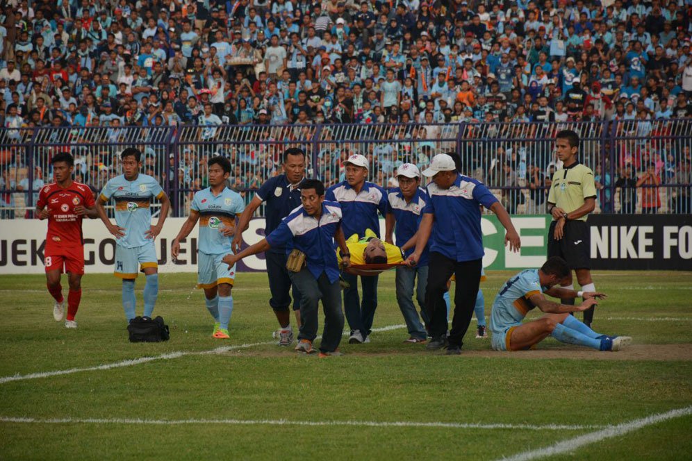 Persela Kandaskan Semen Padang, Choirul Huda Tak Sadarkan Diri