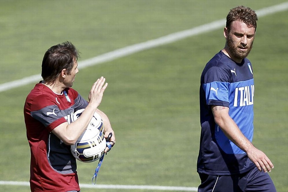 Conte Balik Lempar Pujian Pada De Rossi