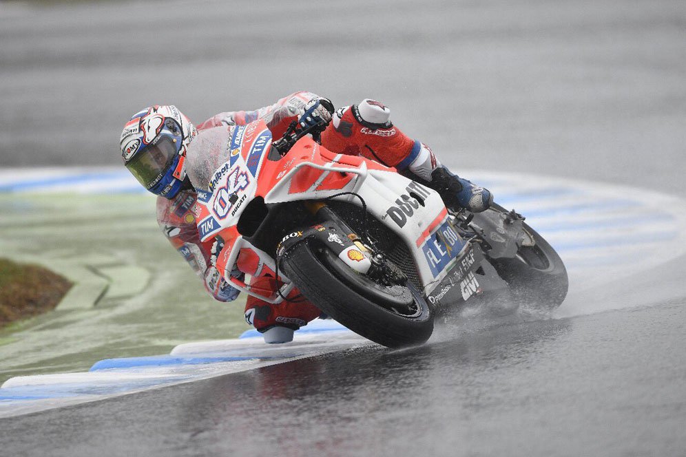 Andrea Dovizioso Puas Kompetitif di Kondisi Hujan Andrea Dovizioso Puas Kompetitif di Kondisi Hujan