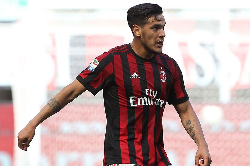 Tak Terpakai di Milan, Gomez Kembali Diminati Fenerbahce