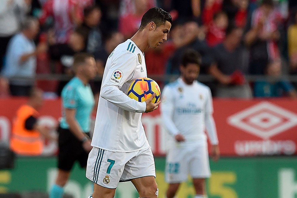 Video: Frustrasi Dijaga Ketat, Ronaldo Permak Kepala Lawan