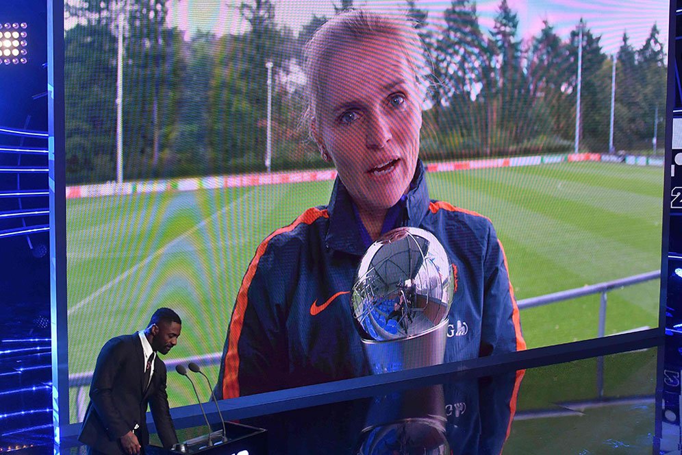 Sarina Wiegman Pelatih Sepakbola Wanita Terbaik Dunia 2017