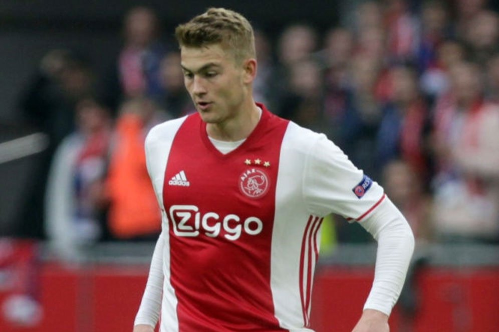 Pesaing Barca untuk Rekrut De Ligt Berkurang Satu