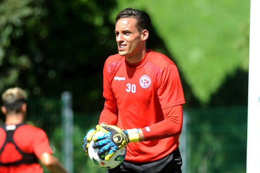 Waduh, Kiper Jerman Selamatkan Gawang dengan Alat Vitalnya! Waduh, Kiper Jerman Selamatkan Gawang dengan Alat Vitalnya!