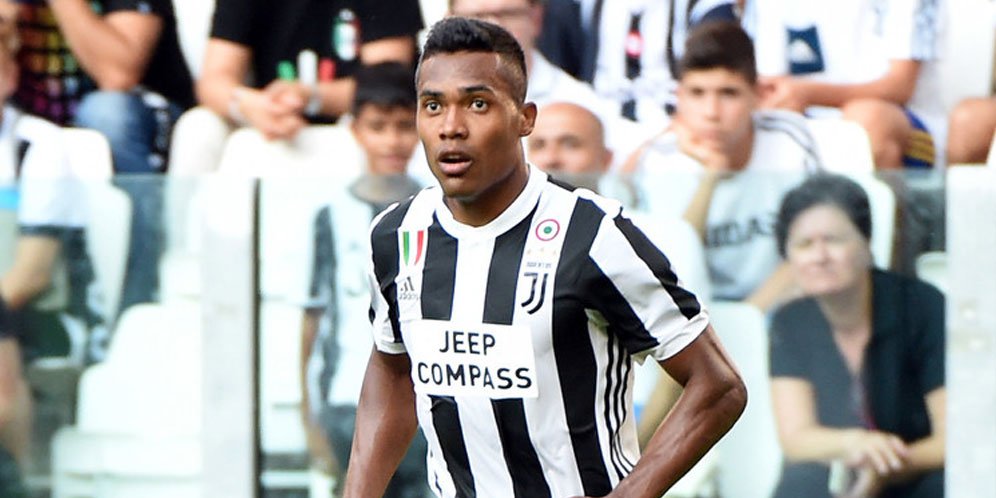 Usir Chelsea, Juve Siapkan Kontrak Baru Bagi Alex Sandro