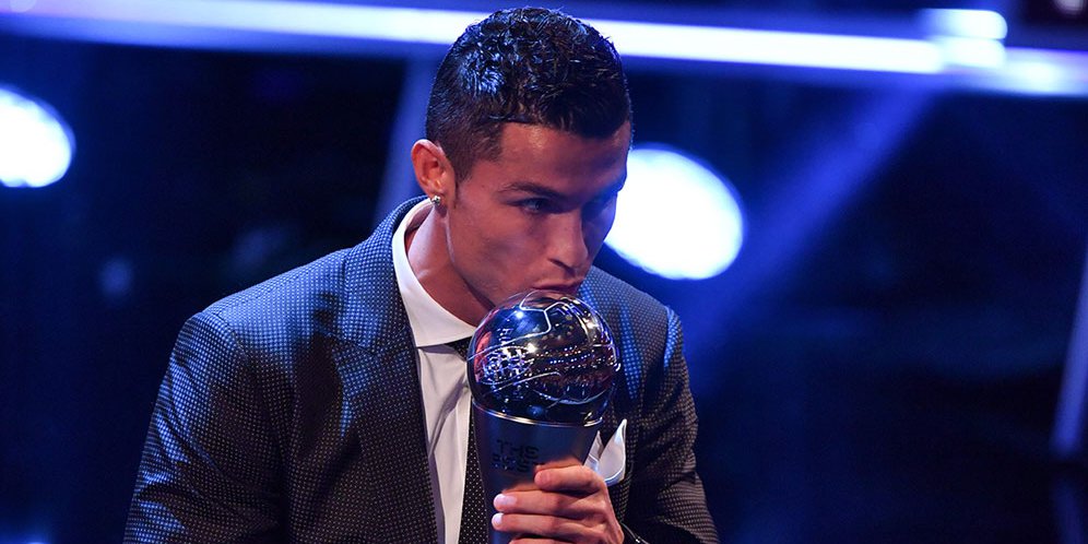 Ronaldo Terbaik FIFA, Maradona: Jiwa Saya Sakit!