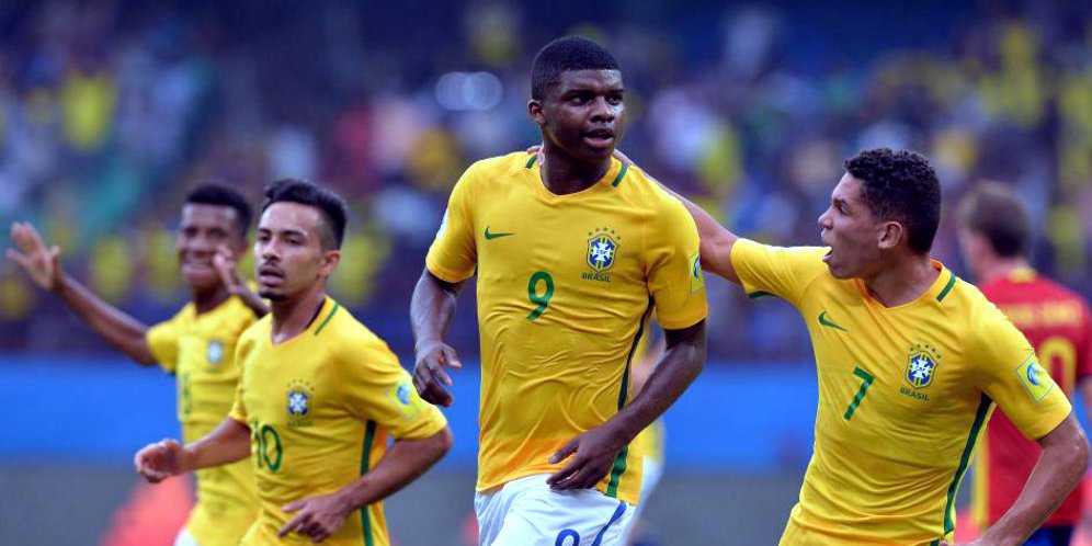 Barca Tertarik Pada Bomber Muda Flamengo